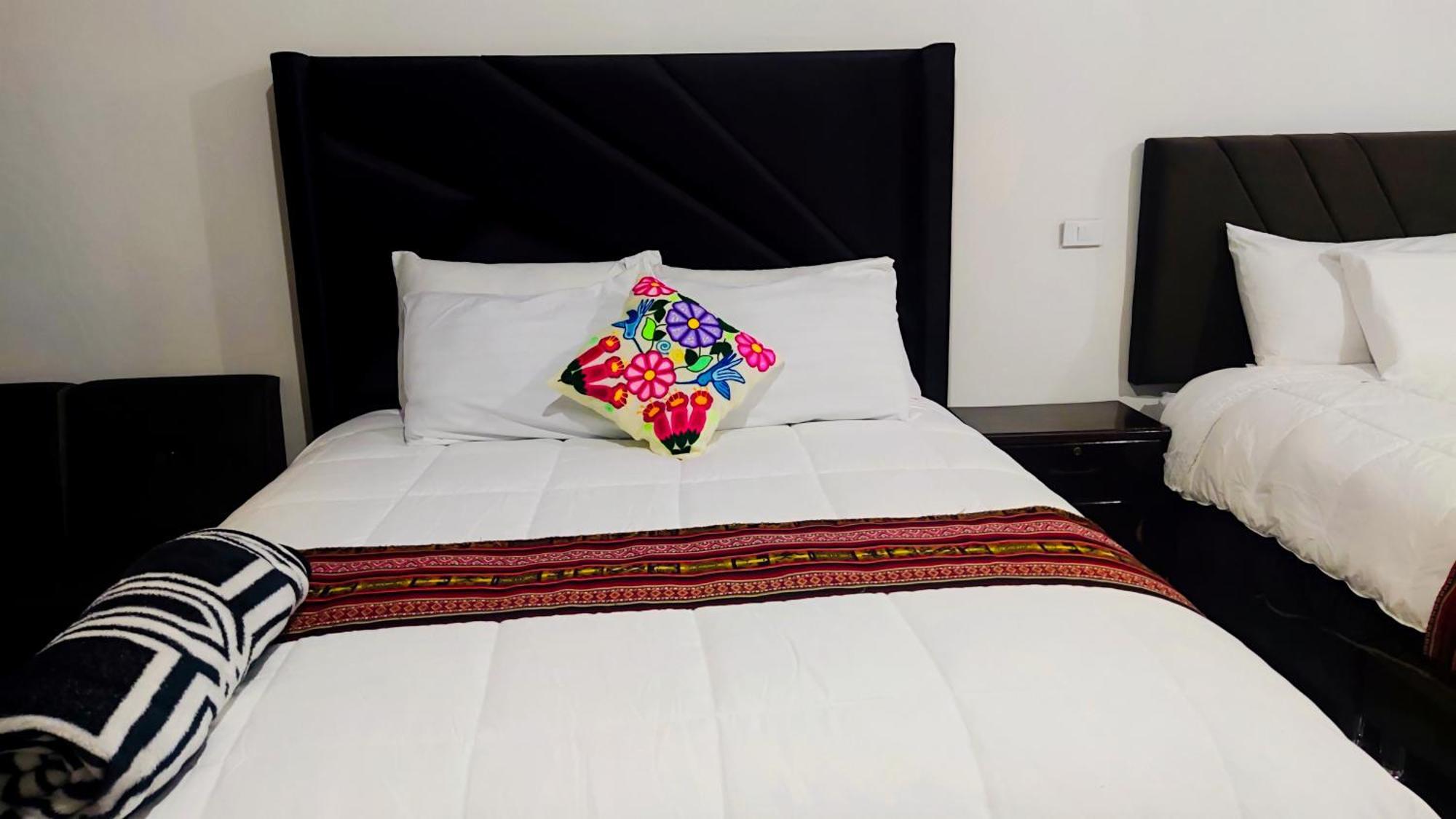 Uros Utasa Lodge Пуно Экстерьер фото